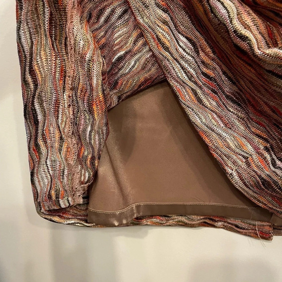 Tahari Arthur S Levine | Patterned Faux Wrap Pleat Sleeveless Sheath Dress 2 - Picture 6 of 9